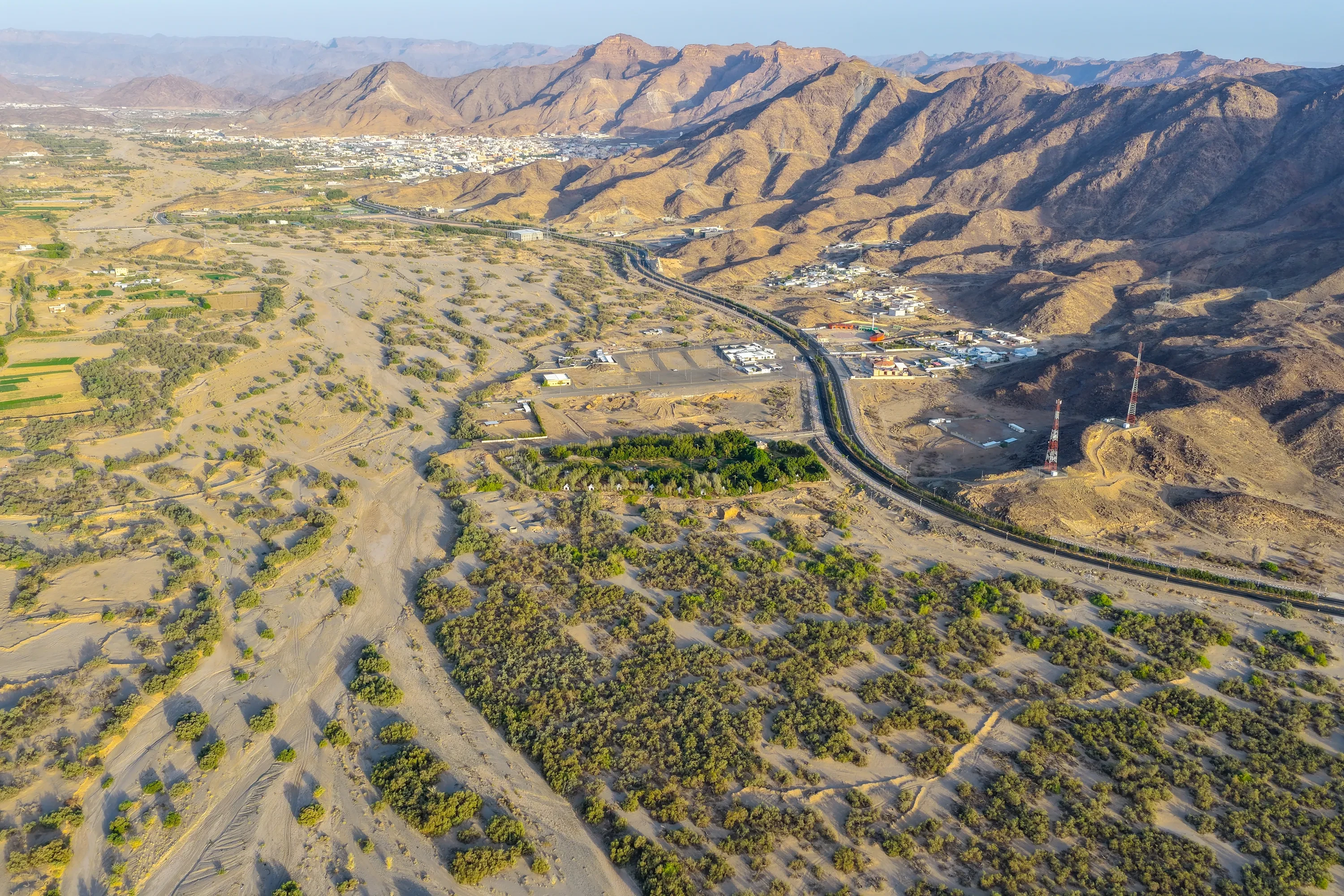 حبونا — الطريق والجبال