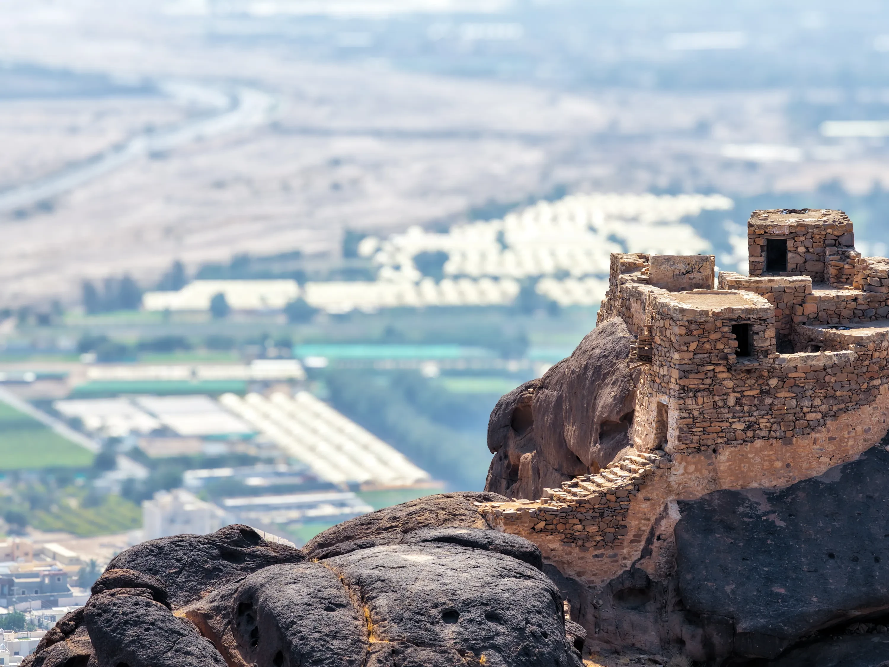 قلعة رعوم — تفاصيل